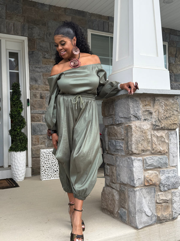 Off Shoulder Crop Pant Set