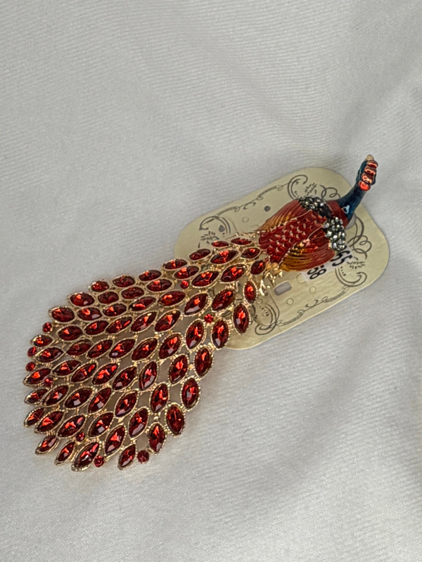 The Brooches of EETique