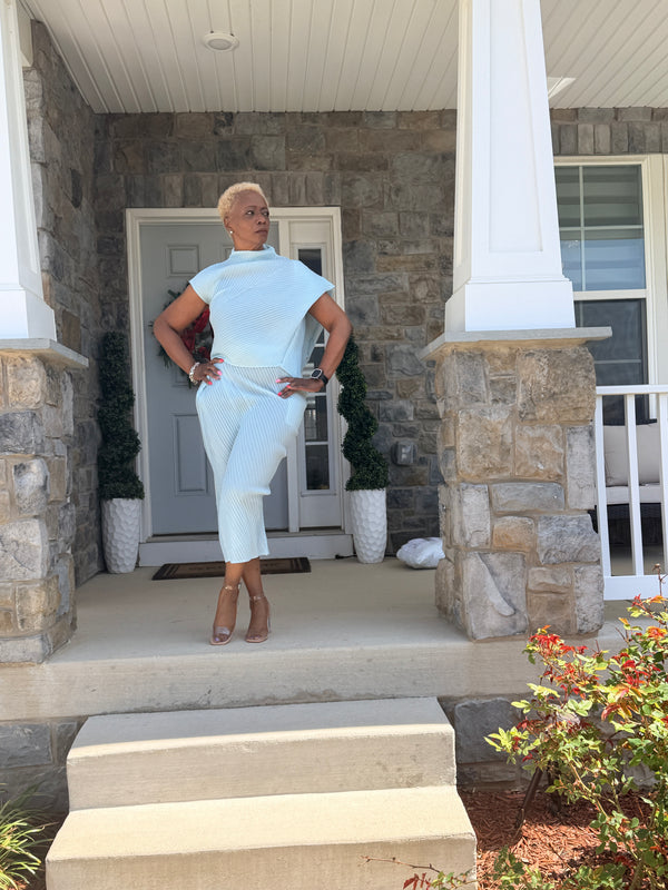 Asymmetrical 2 piece set.