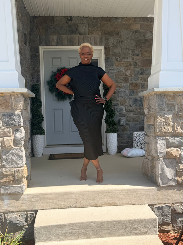 Asymmetrical 2 piece set.