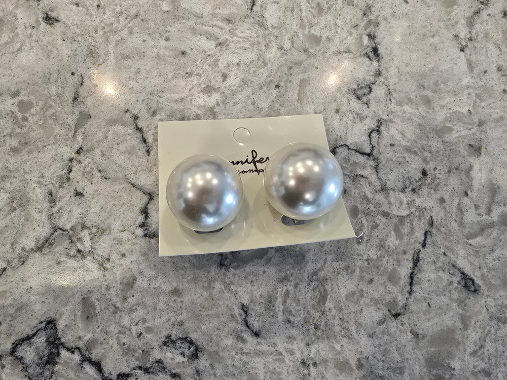 Extra Curricular Pearl Earrings Pierced