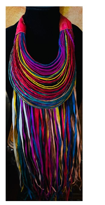 Lilly Boldness Necklace