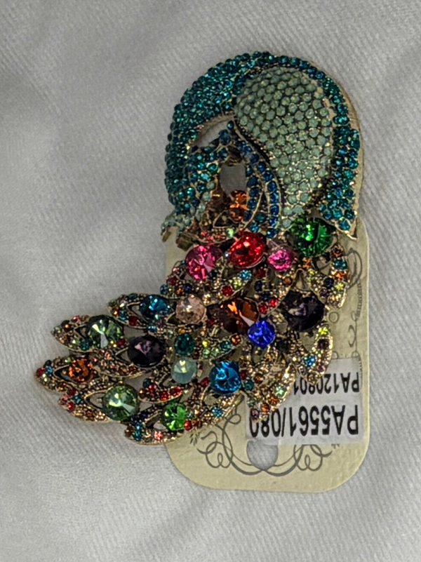 The Brooches of EETique