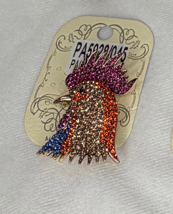 The Brooches of EETique