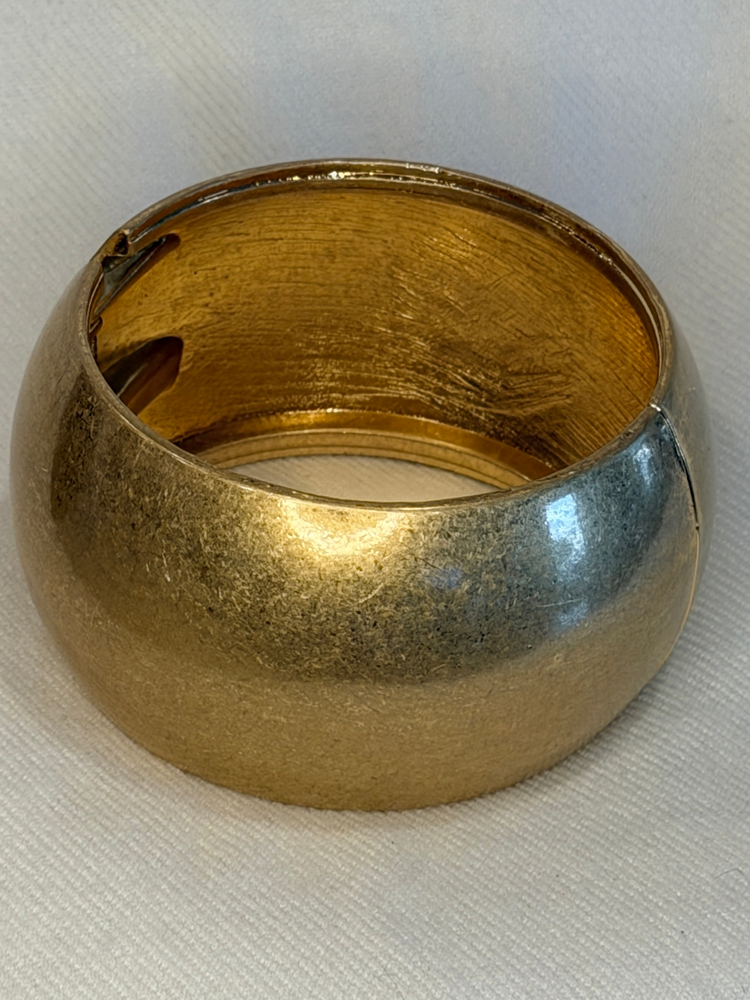 Matted golden cuff Bracelet