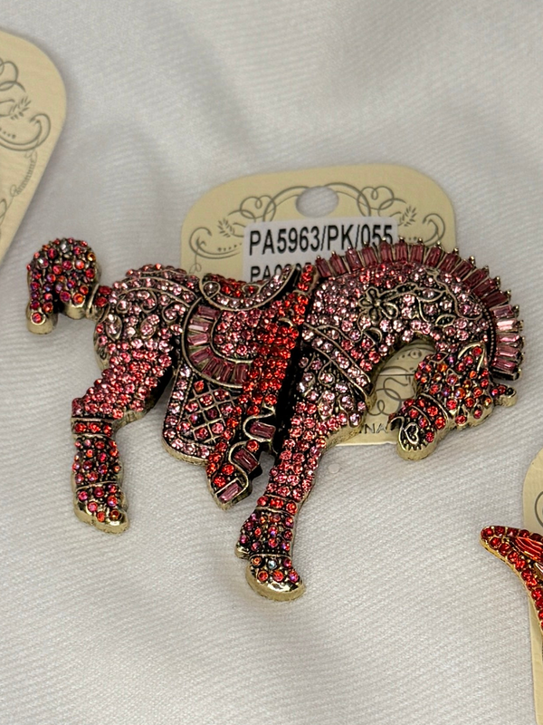 The Brooches of EETique