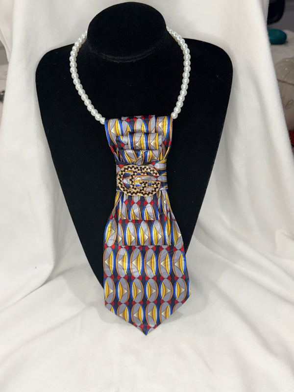 The Ties of EETique