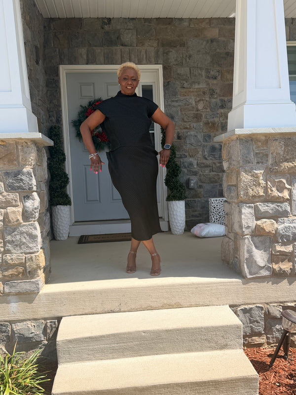 Asymmetrical 2 piece set.