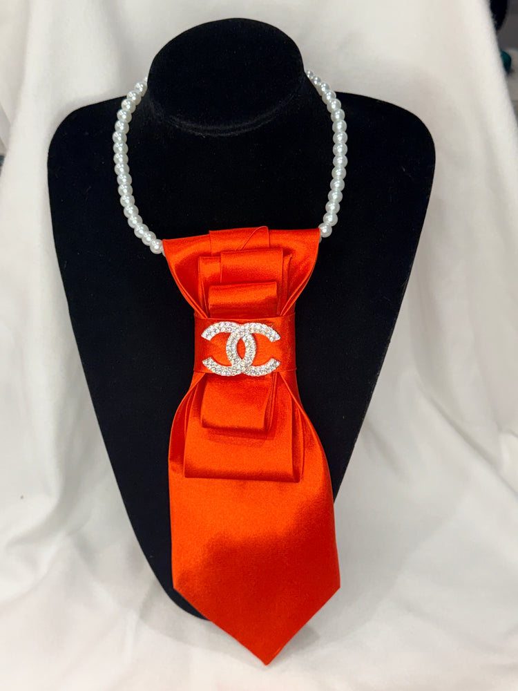 The Ties of EETique