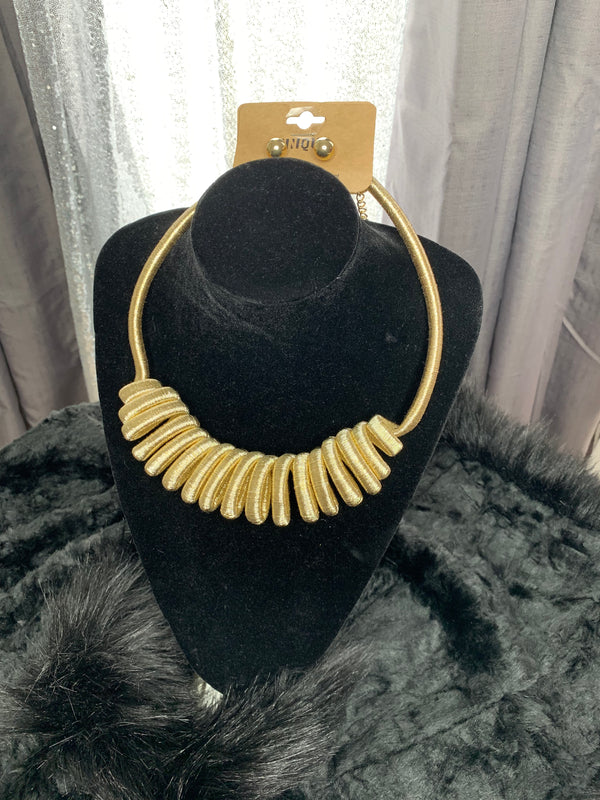 Coil necklace and stud earring set