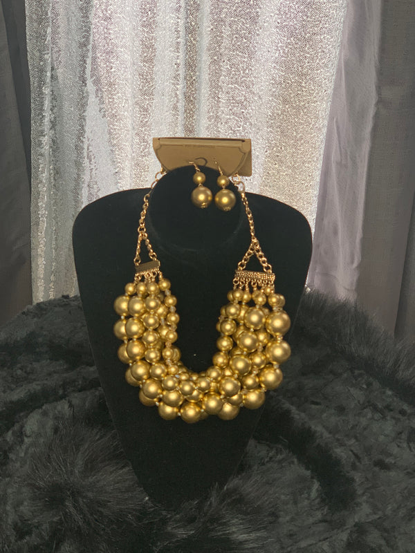 Chain pearl necklace and earrings set